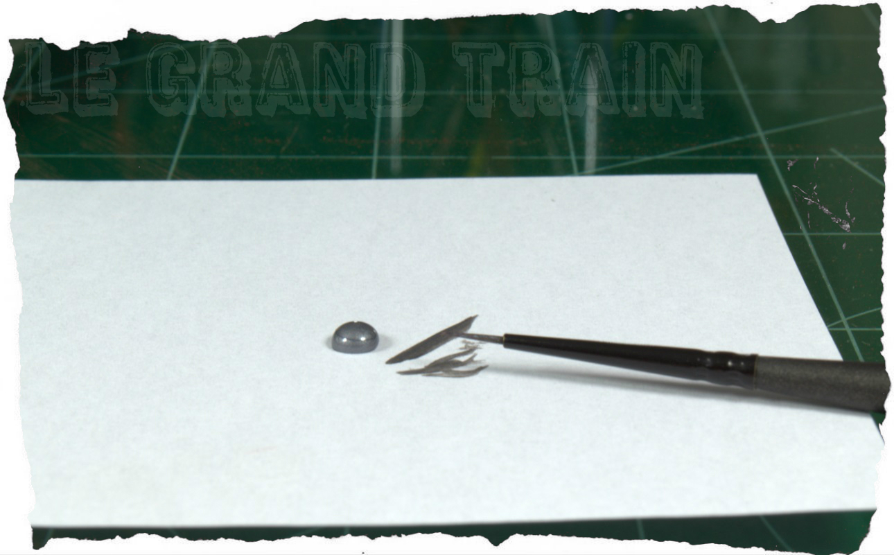Pintando e envelhecendo castings - Tambor de 100 litros aberto com sucata